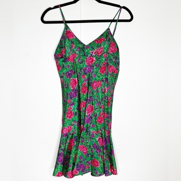 Victoria’s Secret Gold Label Chemise - Picture 2 of 6